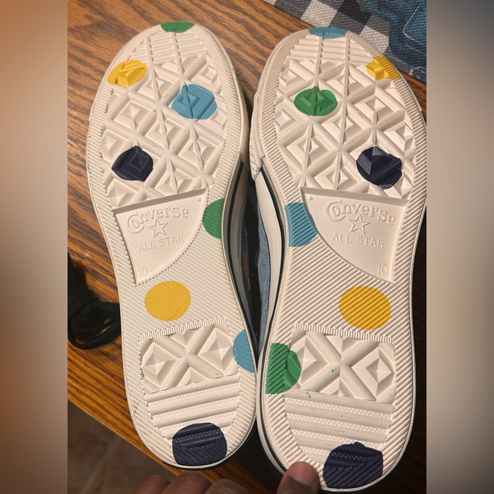 Converse - Picture 3 of 3